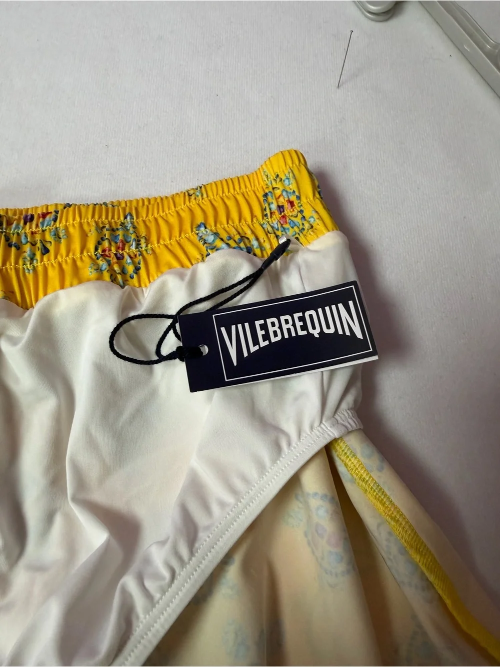 Vilebrequin Girls Yellow Turtle Print Swim Shorts Size 12ANS/ 152 cm NWT
